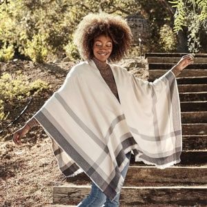 Poncho: Cozy Wrap Gray Stripe by SiiZU
